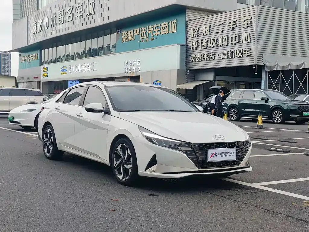 Hyundai Elantra — фото 5