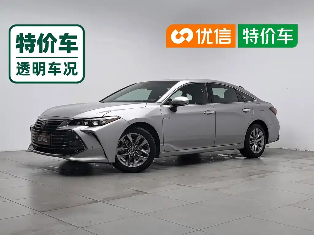 Toyota Avalon — фото 1