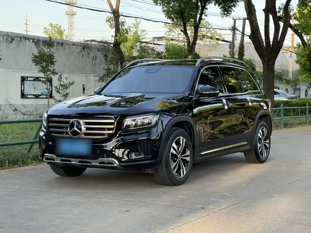 Mercedes-Benz GLB — фото 1