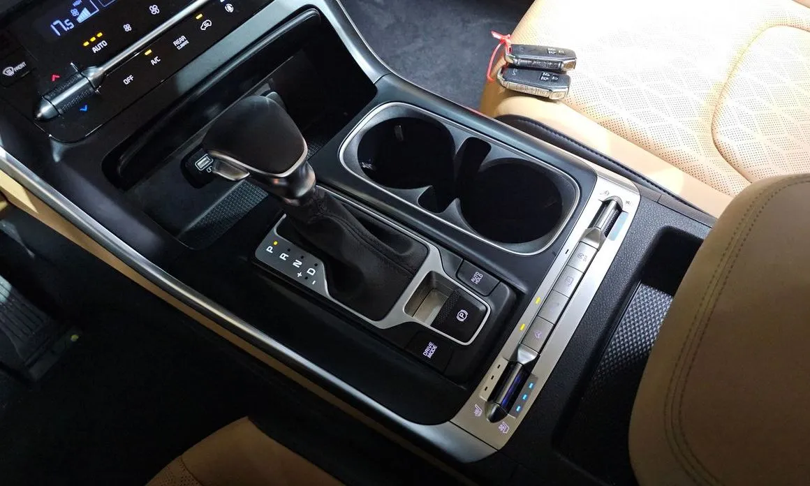 Kia Carnival — фото 10