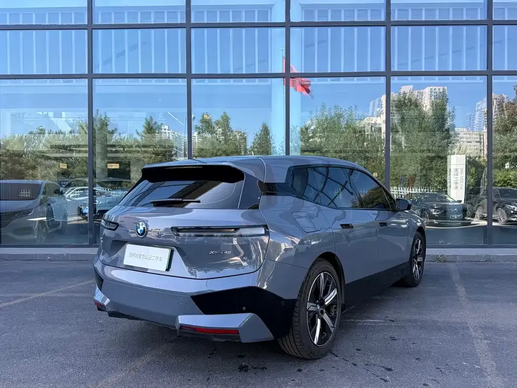 BMW iX — фото 4