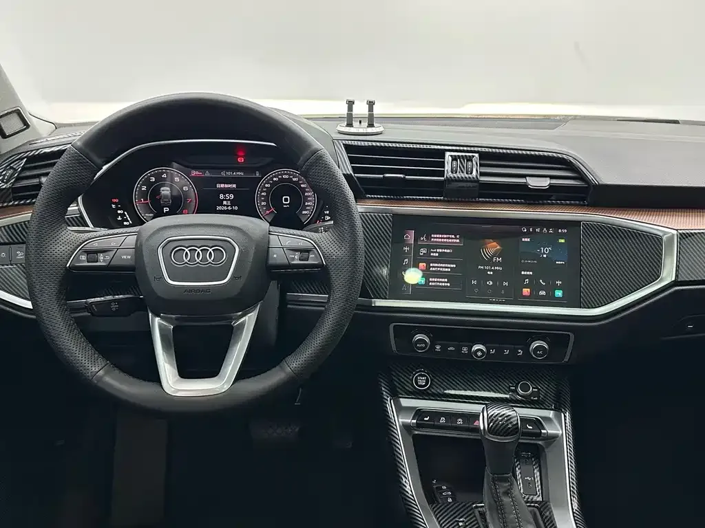 Audi Q3 — фото 10