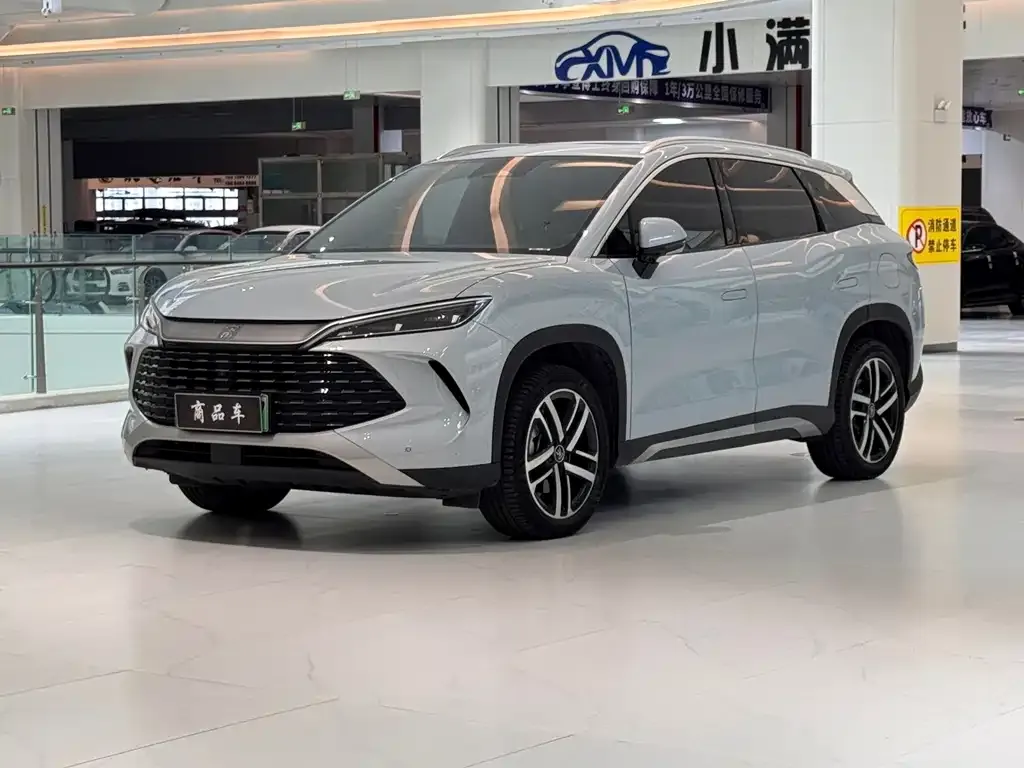 BYD L DM-i — фото 1
