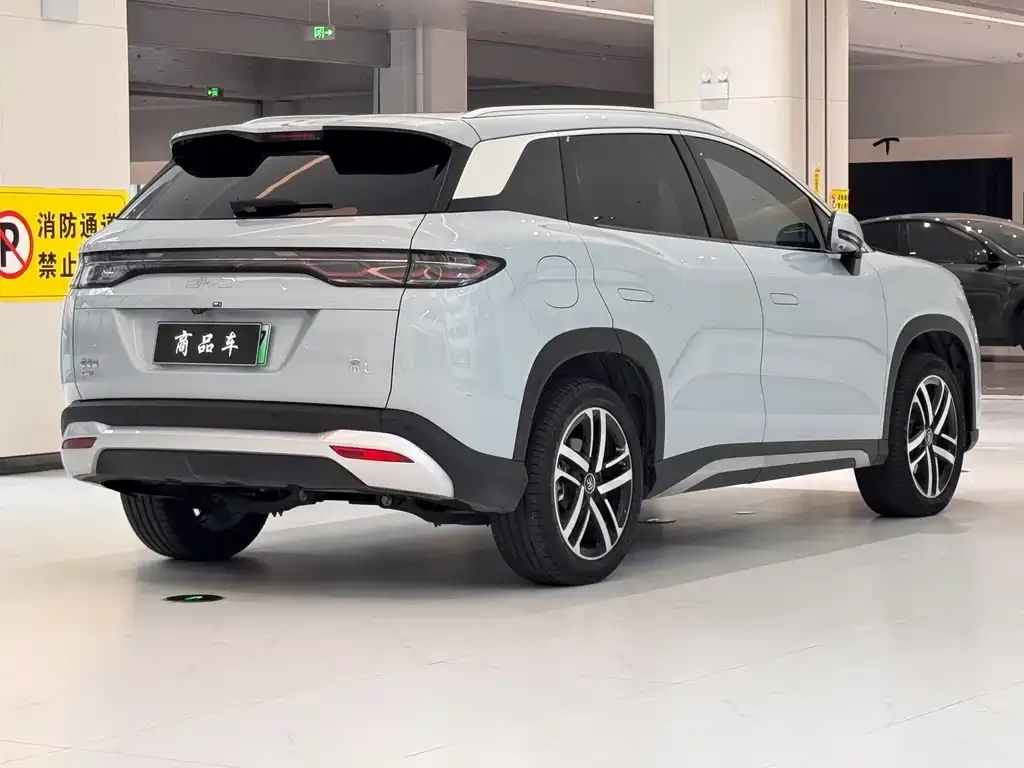 BYD L DM-i — фото 8