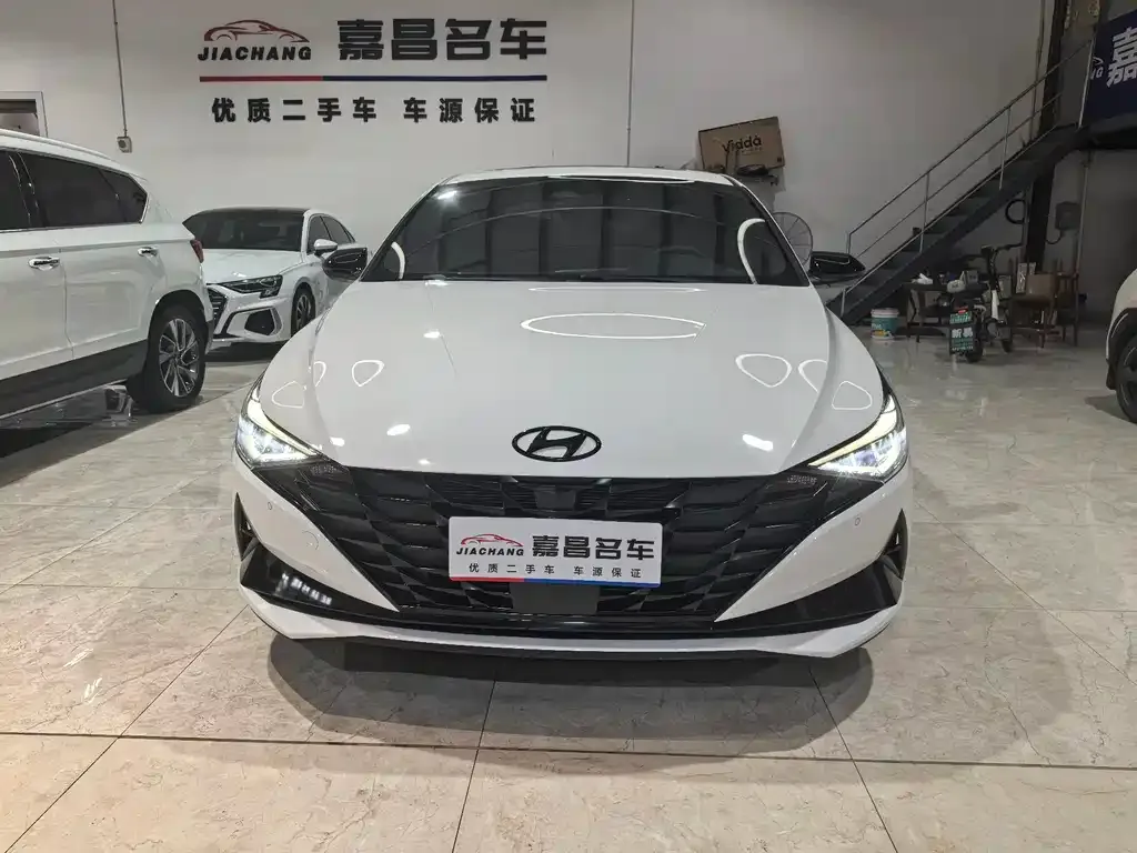 Hyundai Elantra — фото 10