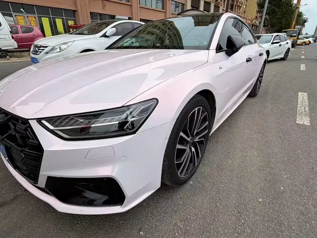 Audi A7 — фото 1