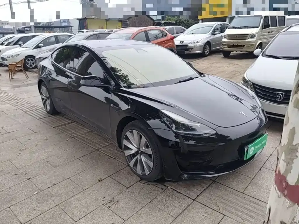 Tesla Model 3 — фото 4