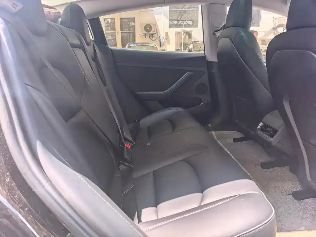 Tesla Model 3 — фото 3
