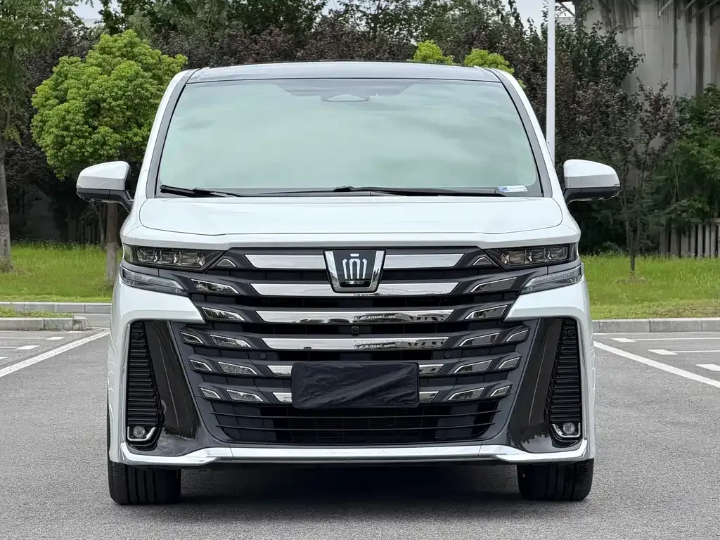Toyota Vellfire — фото 8