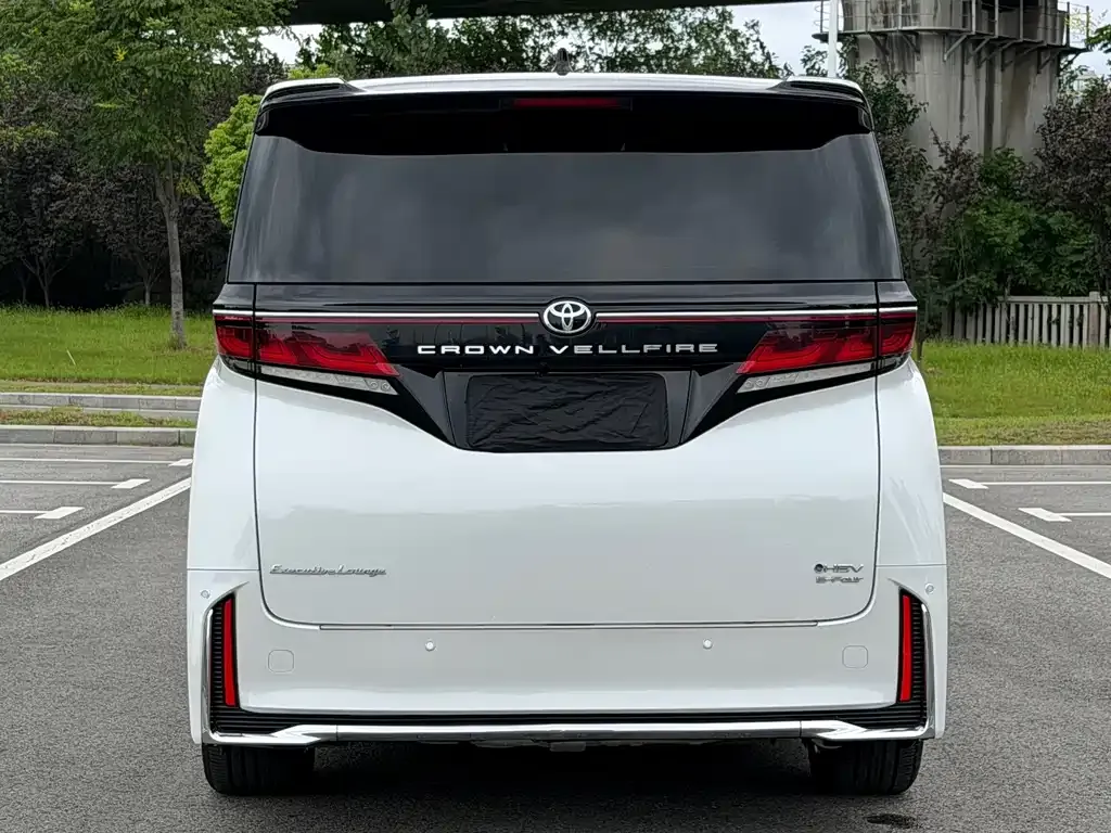 Toyota Vellfire — фото 5