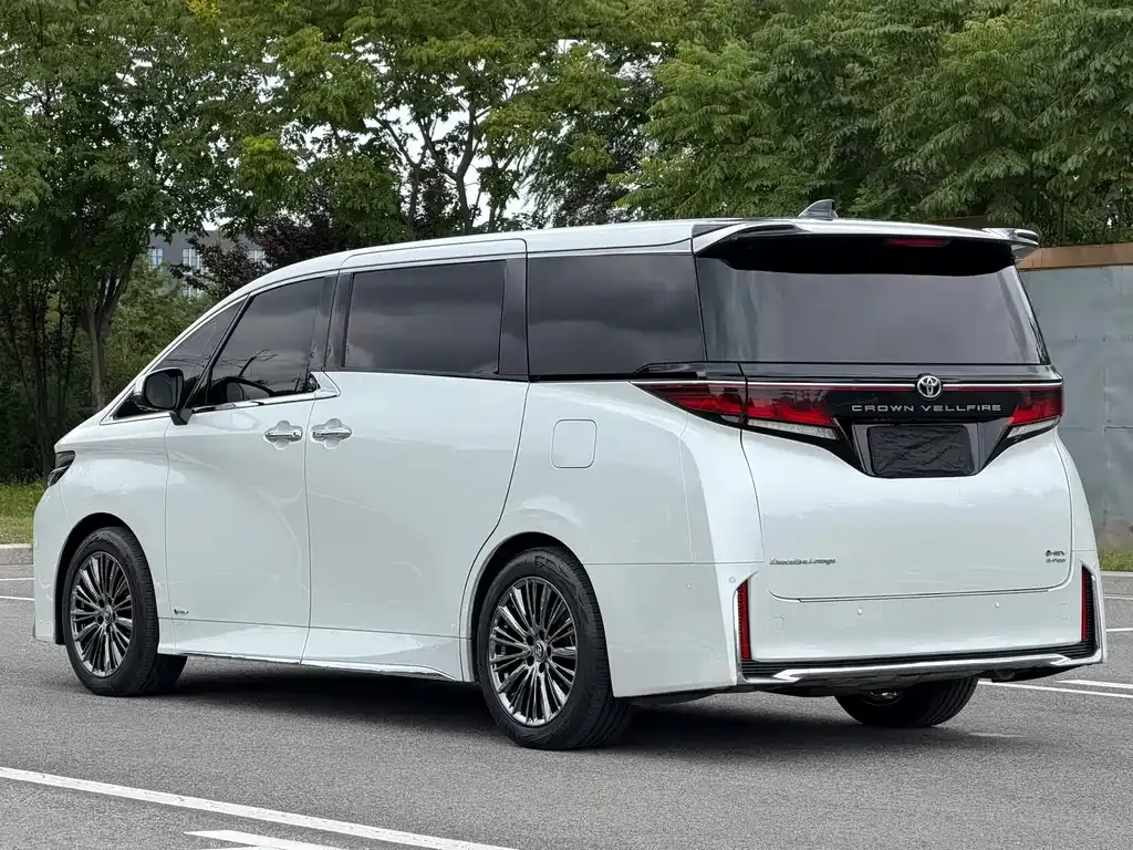 Toyota Vellfire — фото 7