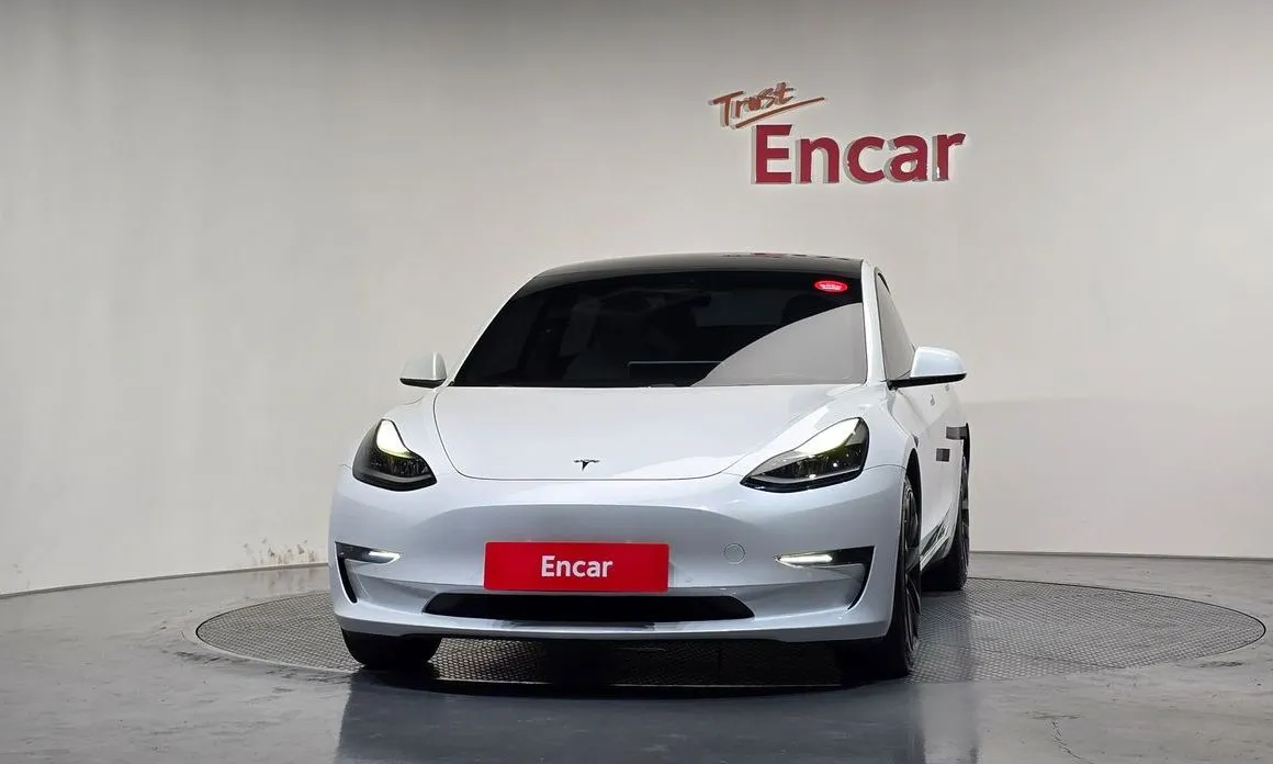 Tesla Model 3 — фото 2