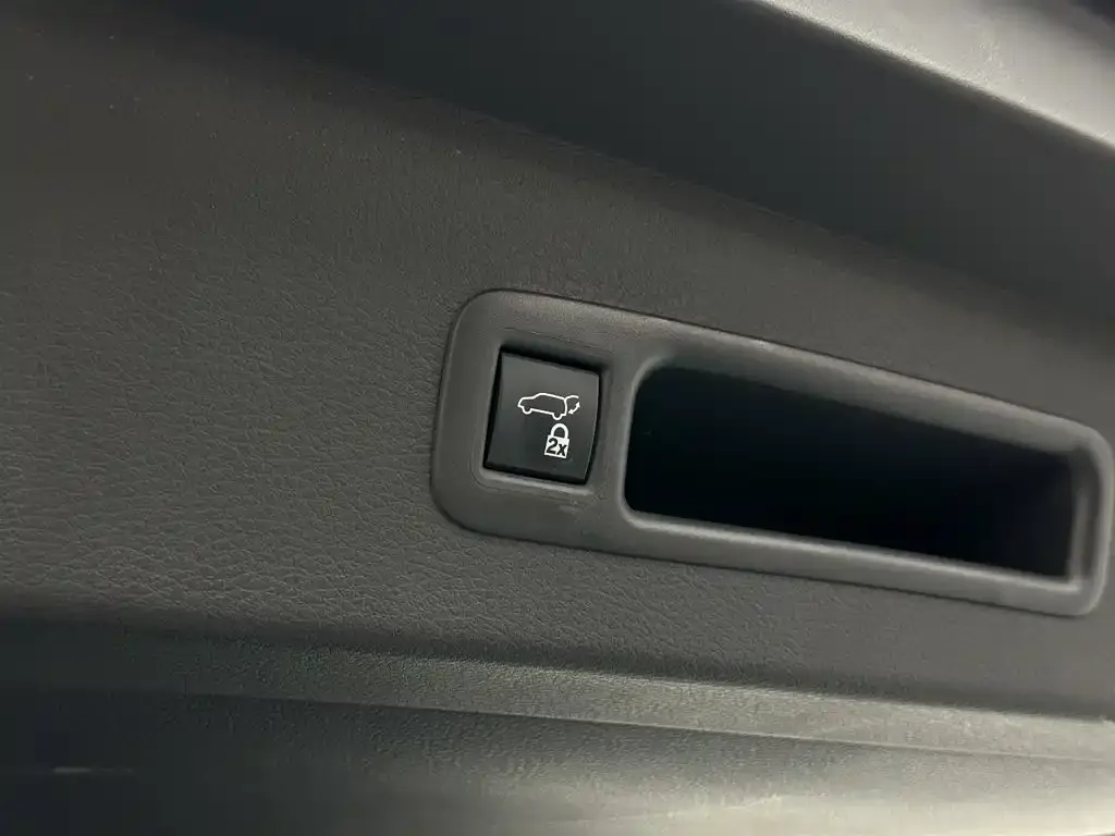 Toyota Granvia — фото 4