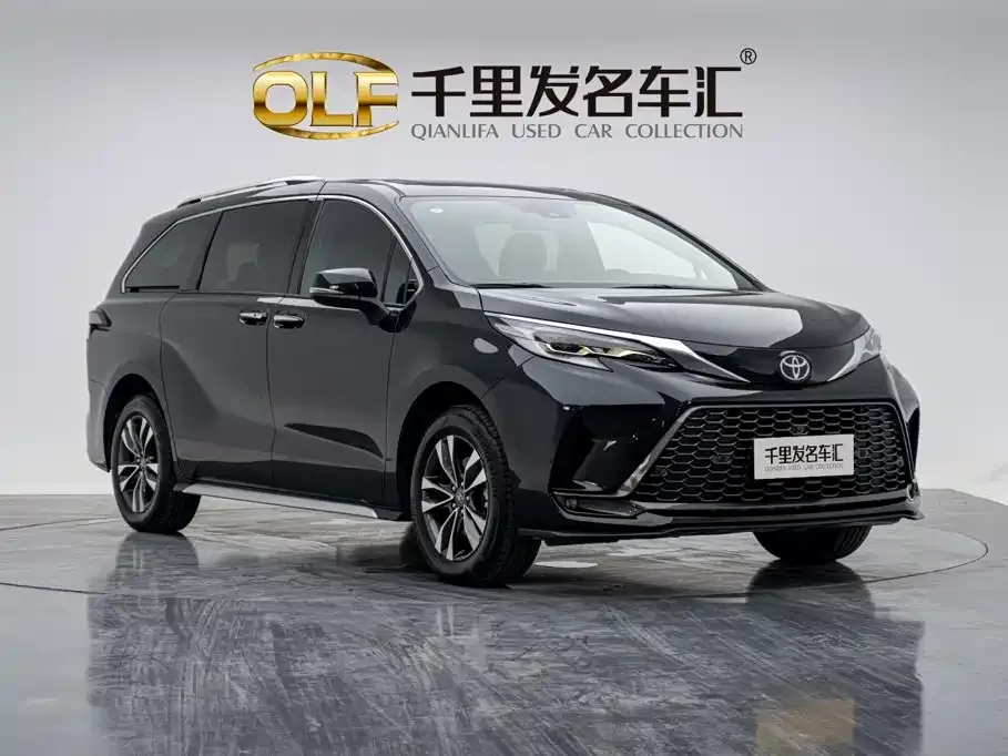 Toyota Granvia — фото 10