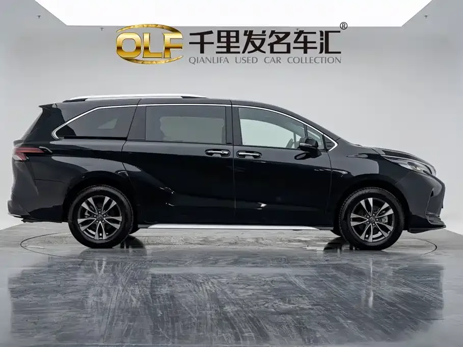 Toyota Granvia — фото 6