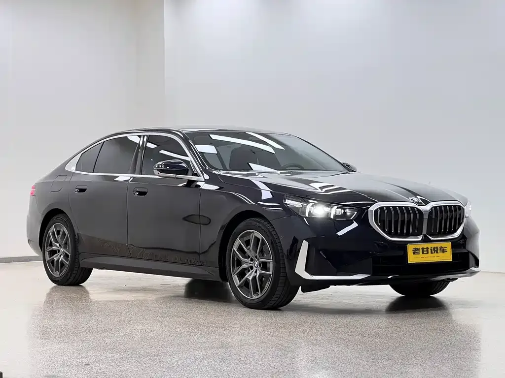 BMW 5 Series — фото 10