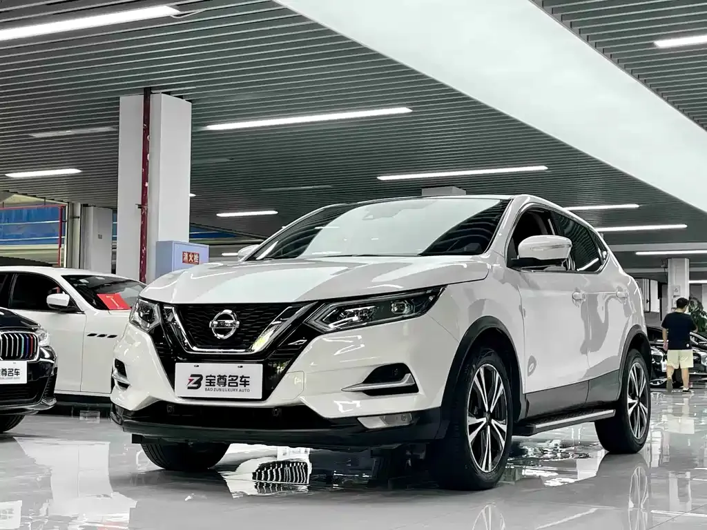 Nissan Qashqai — фото 1