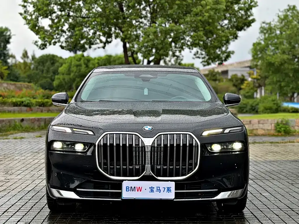BMW 7 Series — фото 3