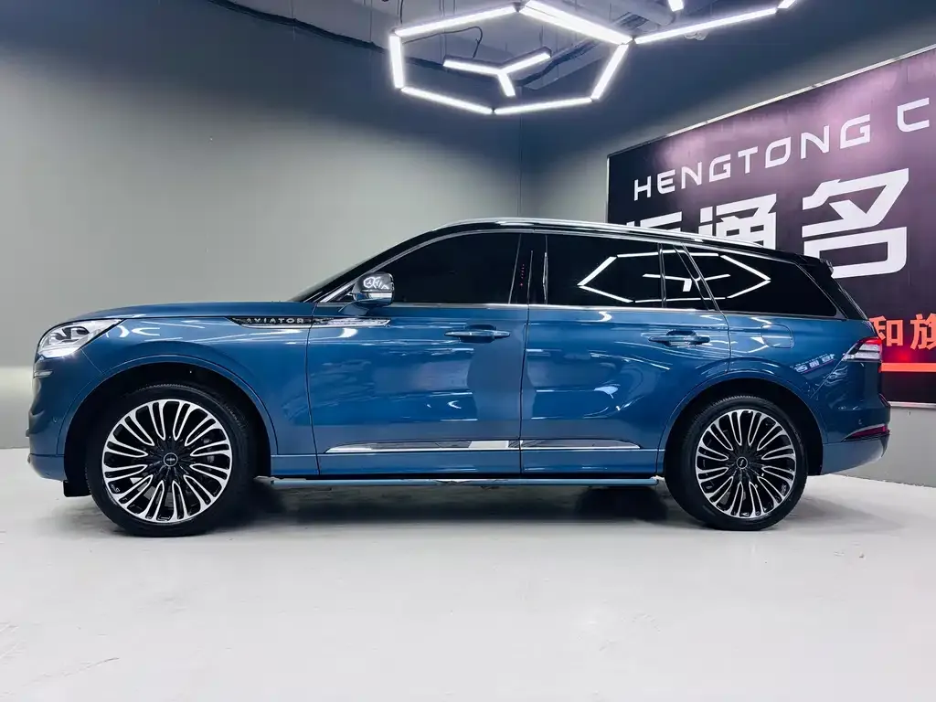 Lincoln Aviator — фото 9