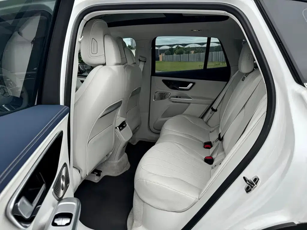 Mercedes-Benz EQE SUV — фото 4