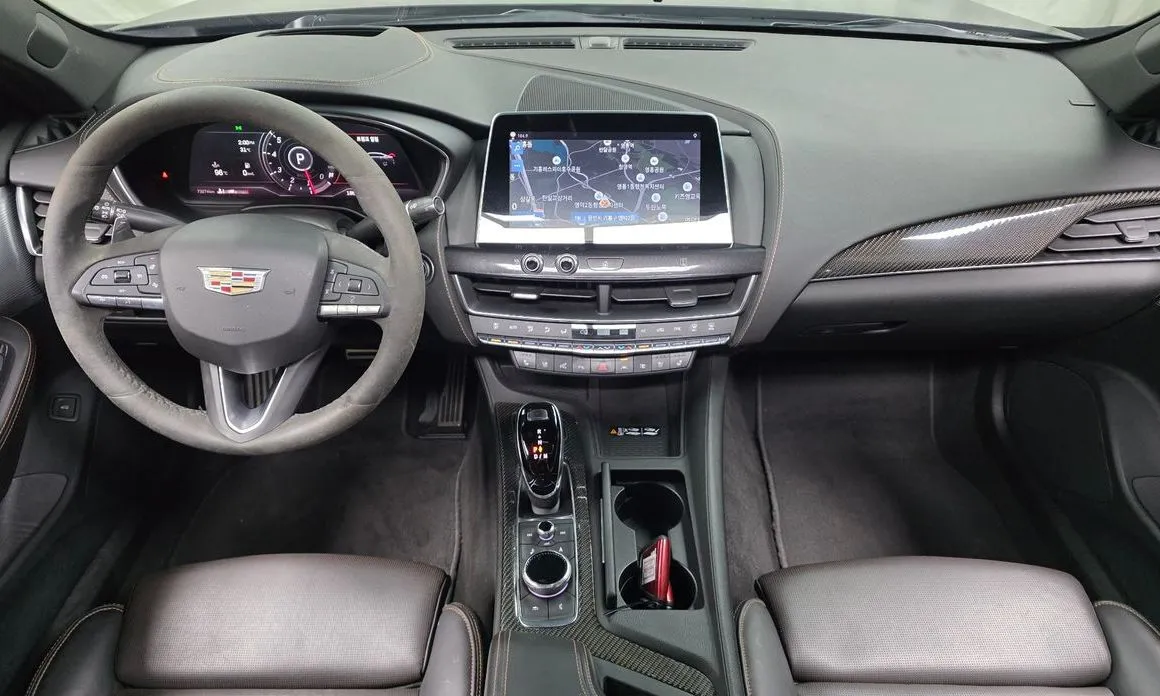 Cadillac CT5 — фото 9