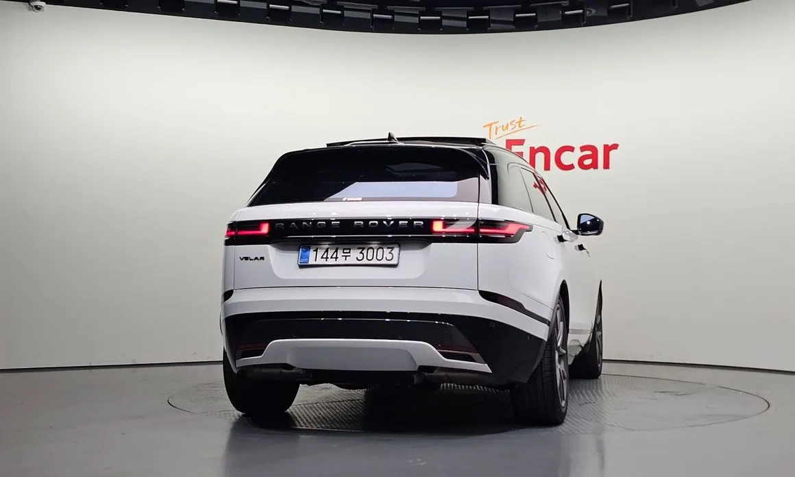 Land Rover Range Rover Velar — фото 9