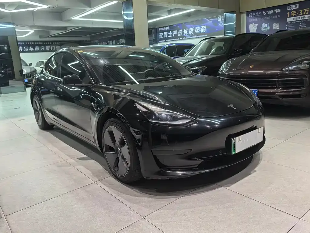 Tesla Model 3 — фото 8