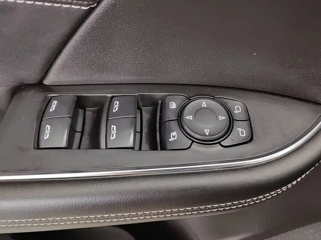 Buick Envision S — фото 10
