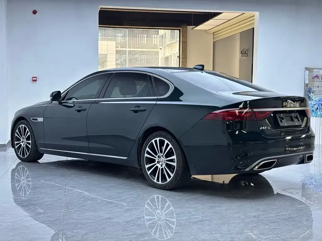 Jaguar XFL — фото 6