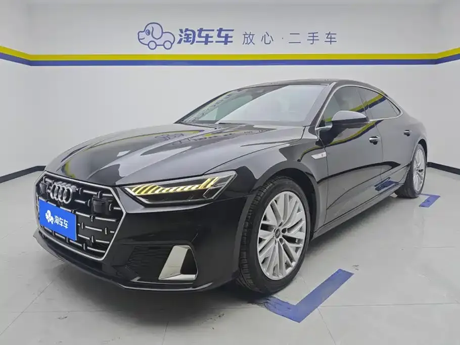 Audi A7L — фото 1