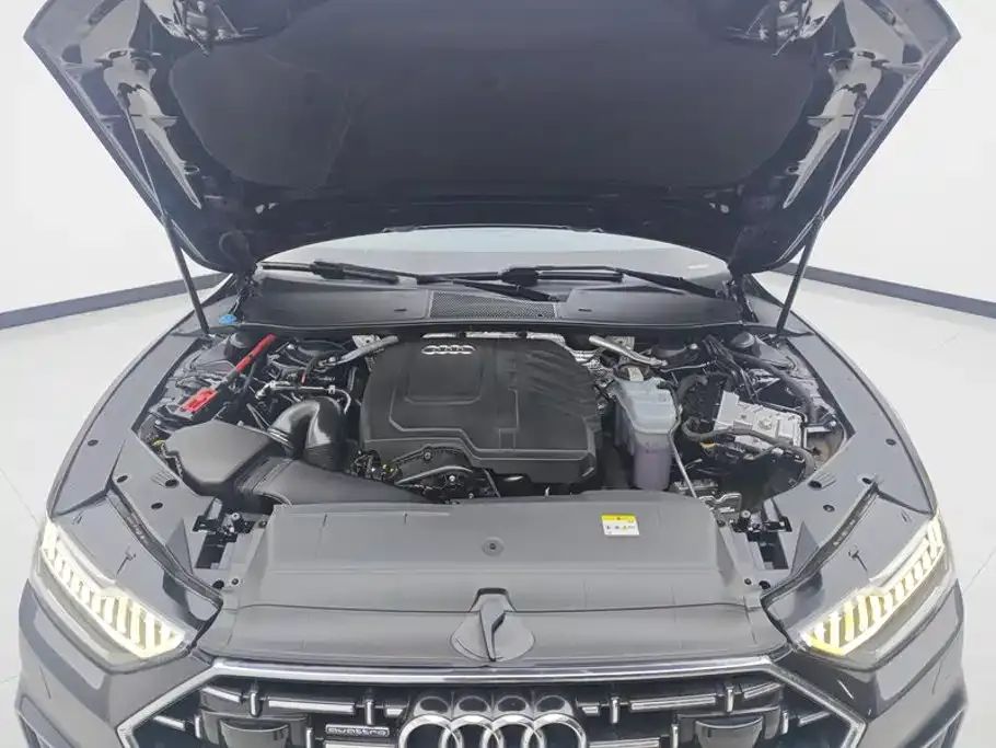 Audi A7L — фото 2