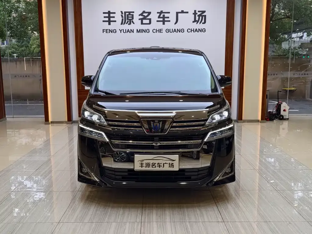 Toyota Vellfire — фото 2