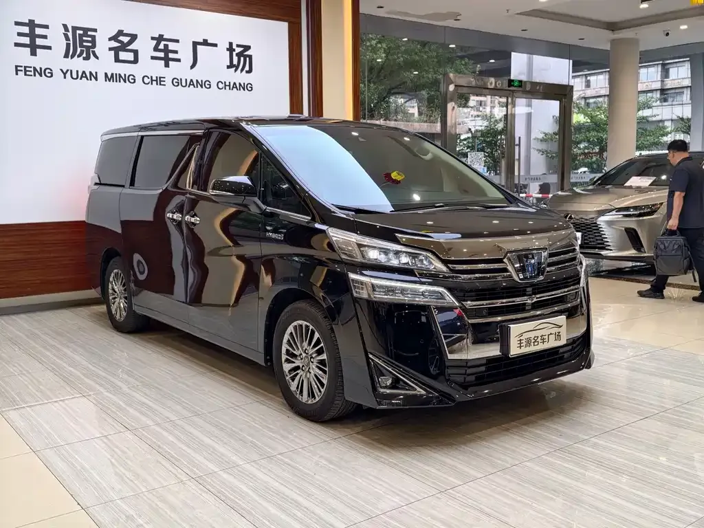 Toyota Vellfire — фото 3