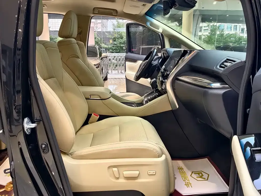 Toyota Vellfire — фото 9
