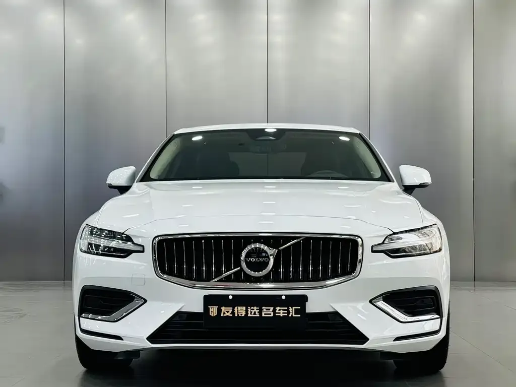 Volvo S60 — фото 8