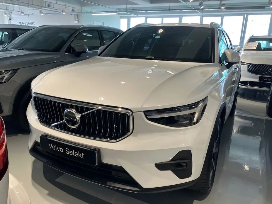 Volvo XC40 — фото 1