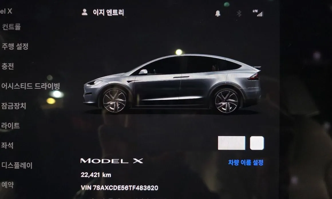 Tesla Model X — фото 3