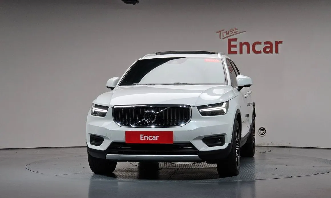Volvo XC40 — фото 6