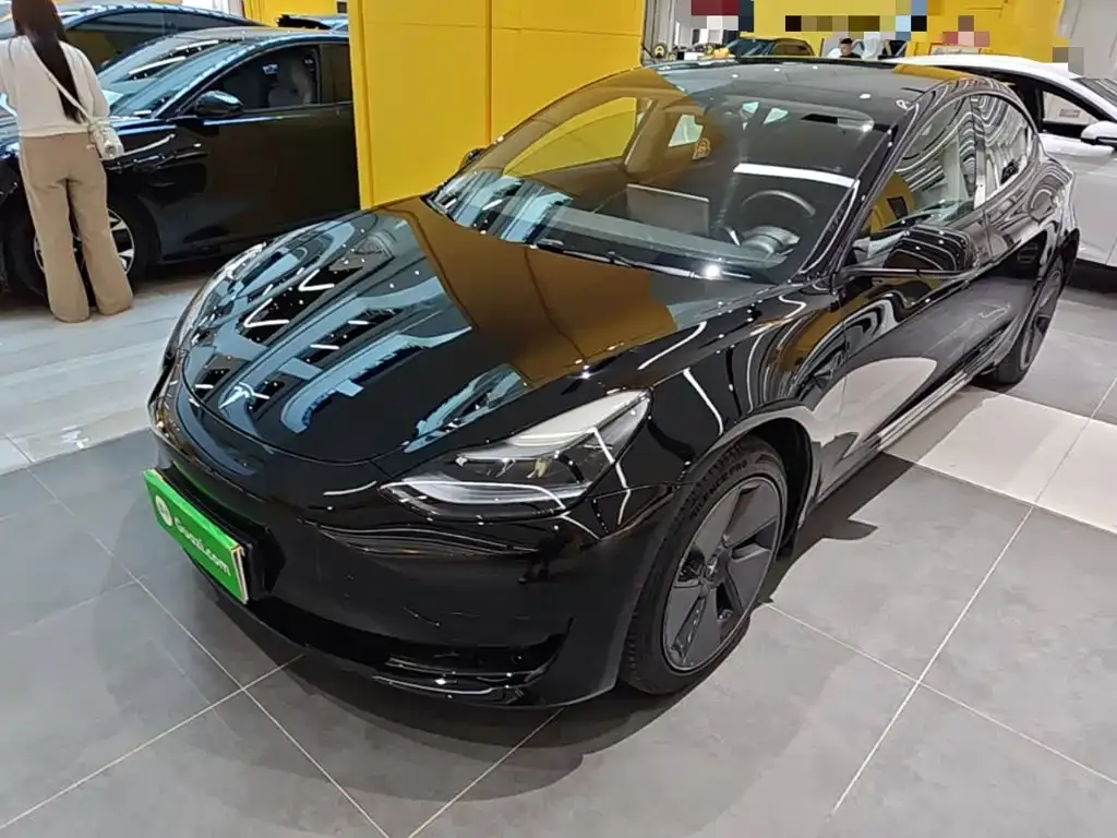Tesla Model 3 — фото 5