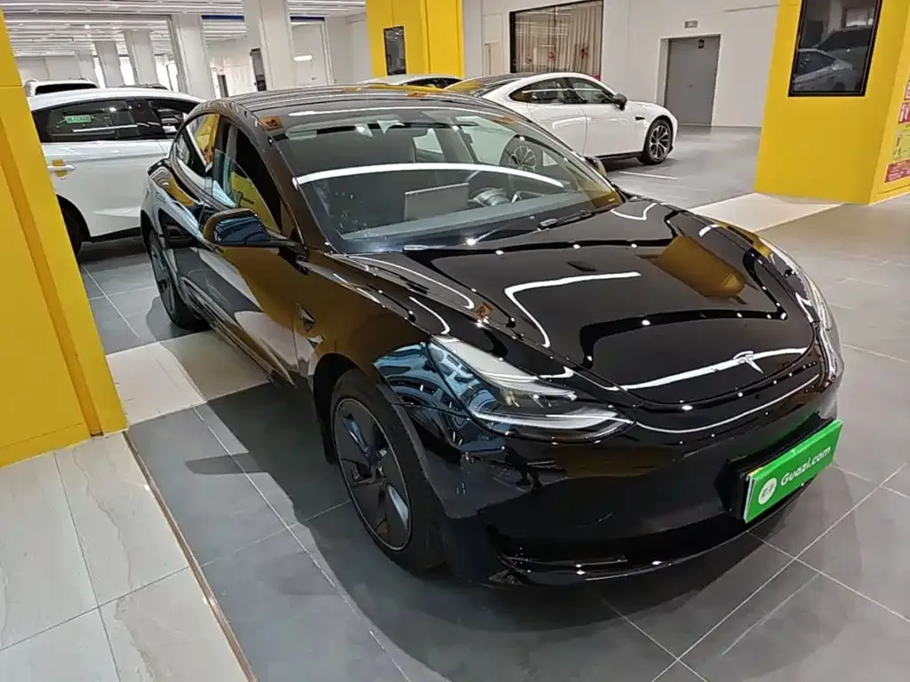 Tesla Model 3 — фото 3