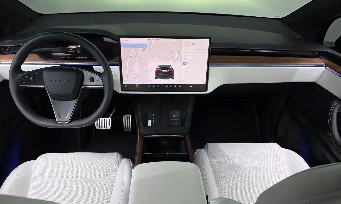 Tesla Model X — фото 4