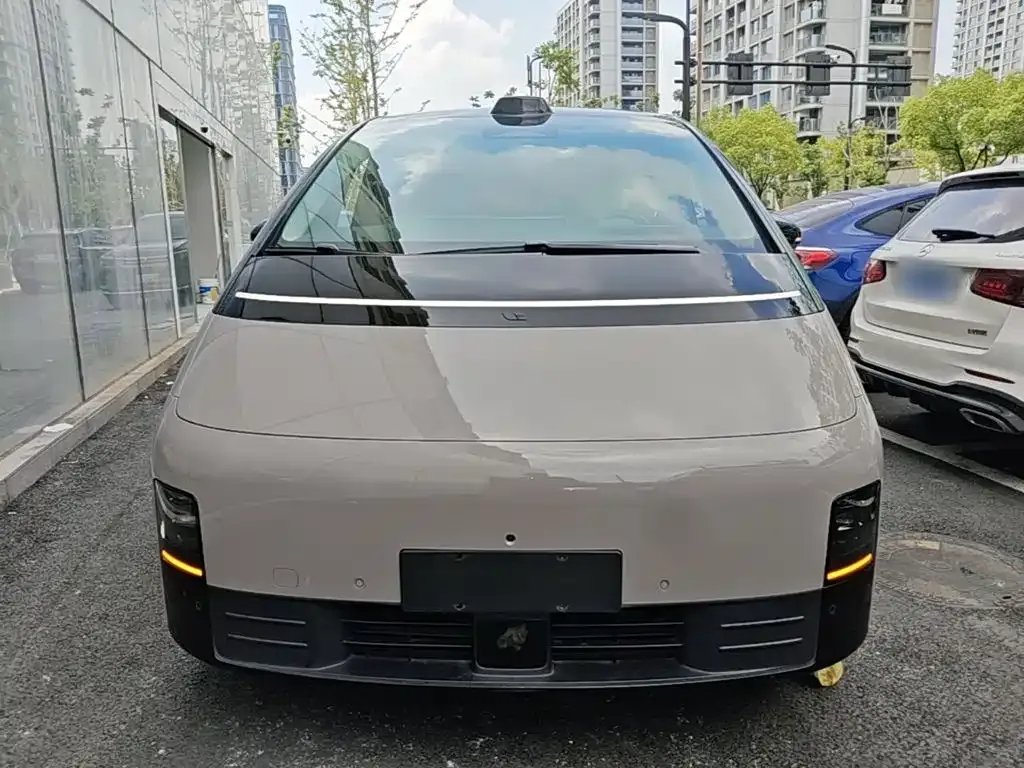 Li Auto MEGA — фото 2