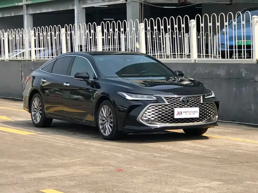 Toyota Avalon — фото 10