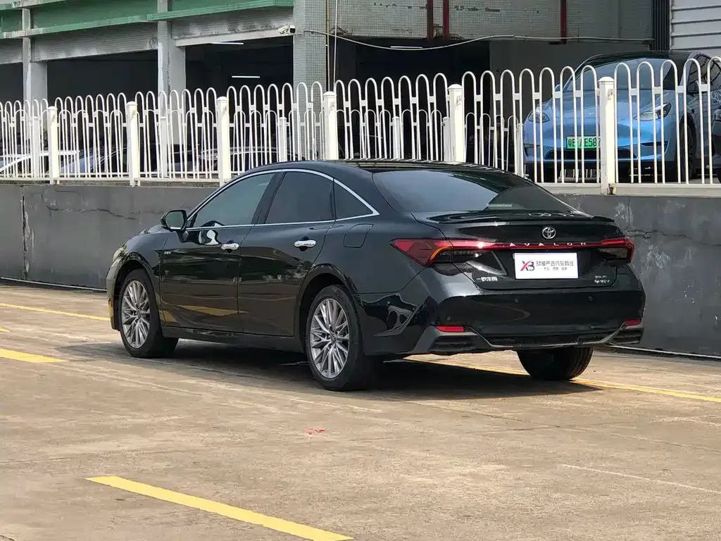 Toyota Avalon — фото 5