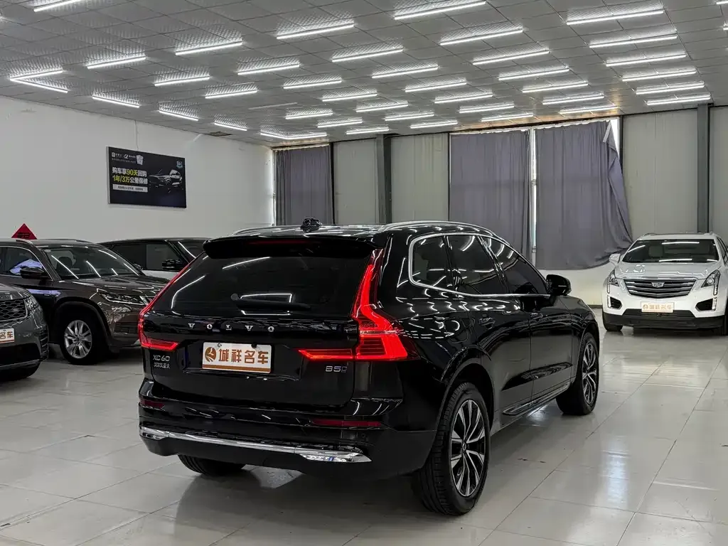 Volvo XC60 — фото 3