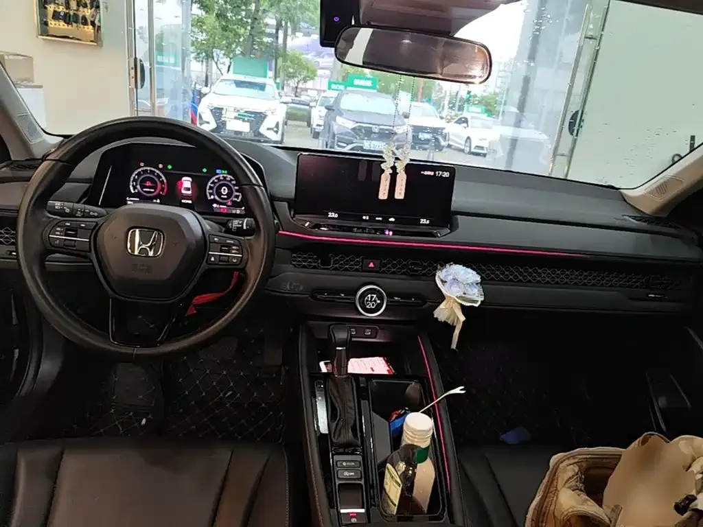Honda Accord — фото 9