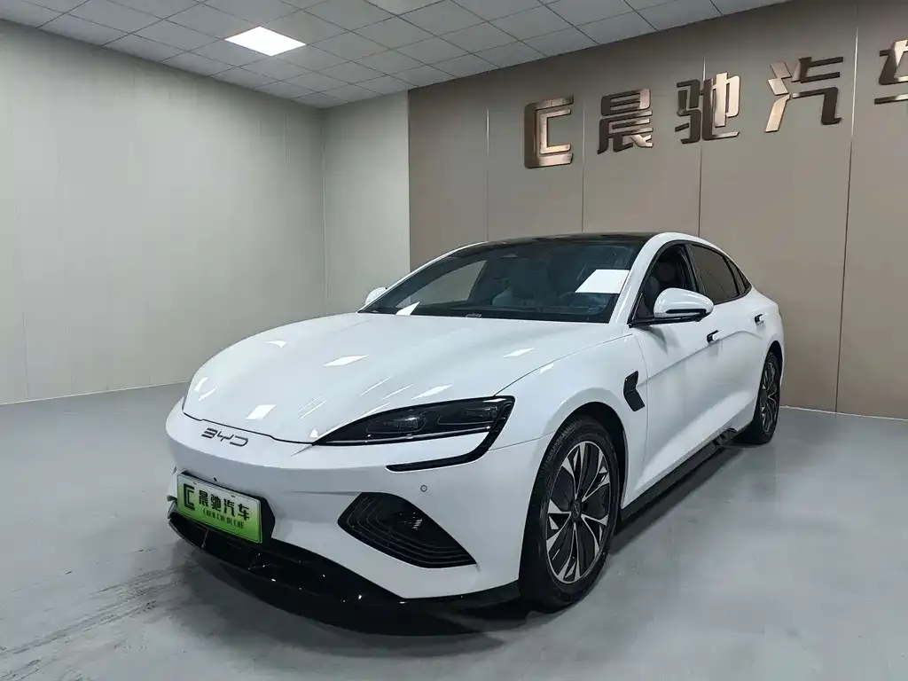 BYD Seal — фото 1