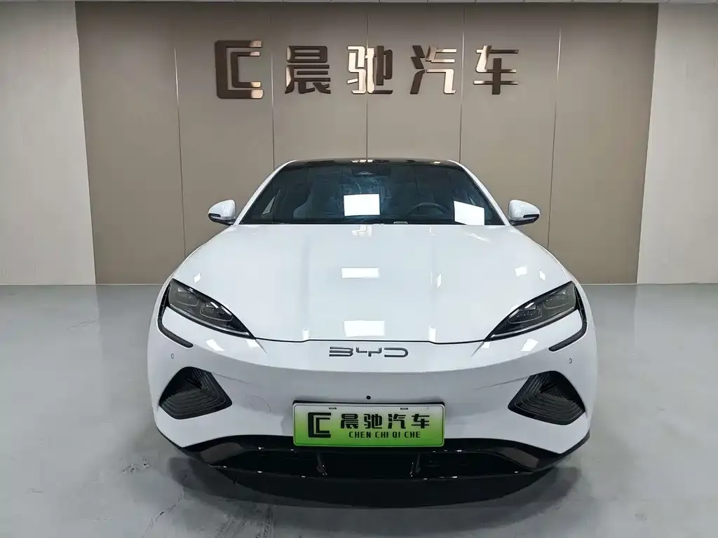 BYD Seal — фото 3