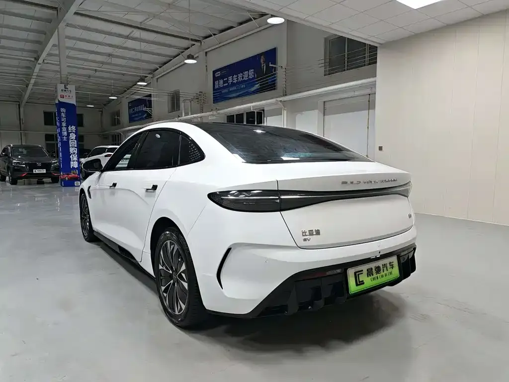 BYD Seal — фото 5