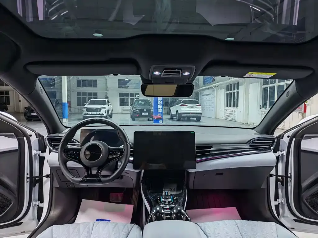 BYD Seal — фото 10
